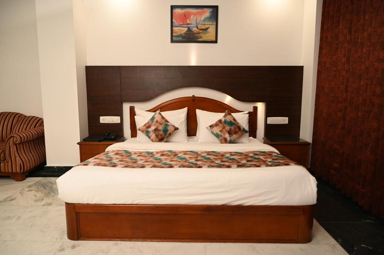 Hotel Lawrence Amritsar Exterior photo