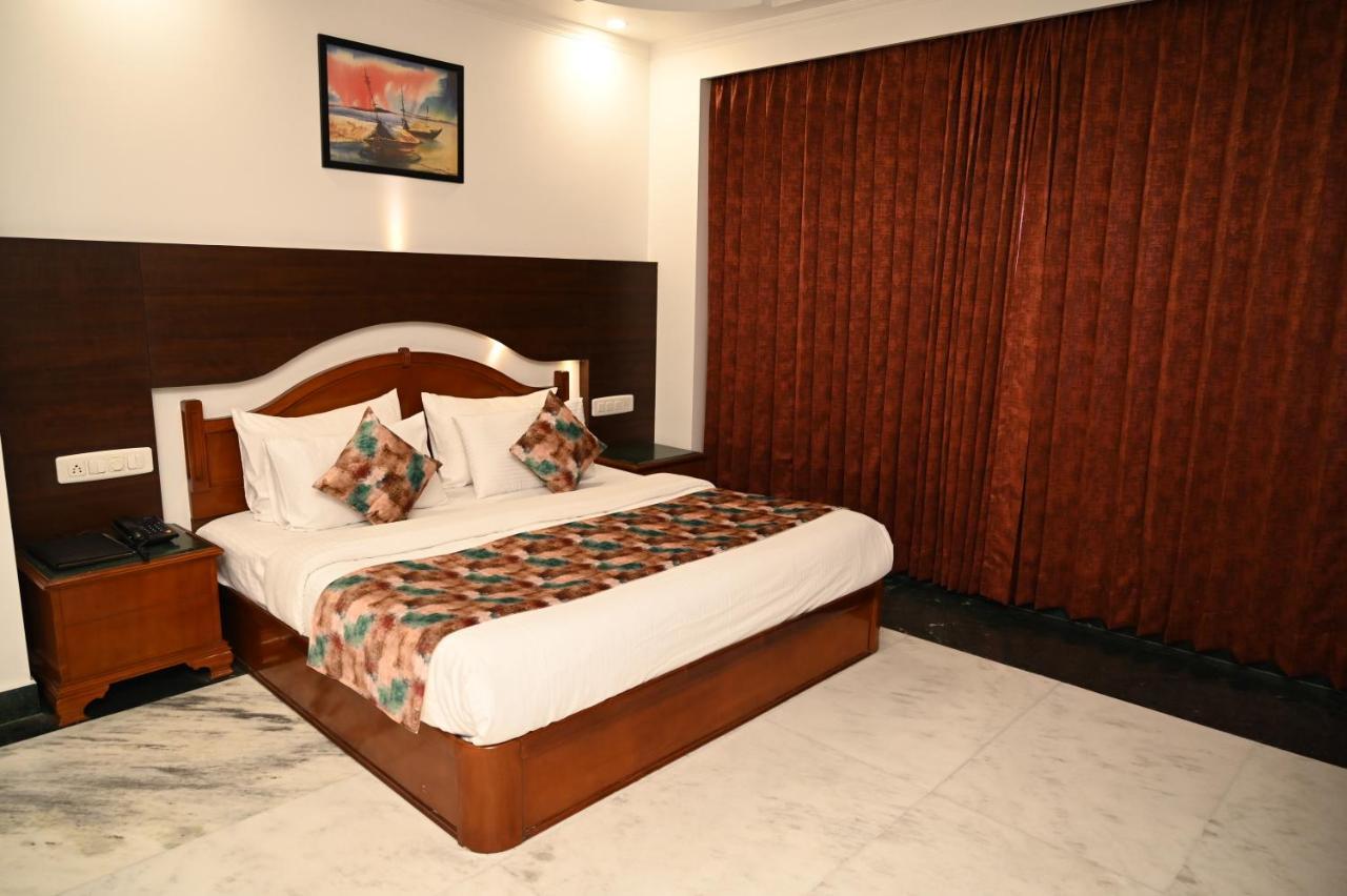 Hotel Lawrence Amritsar Exterior photo